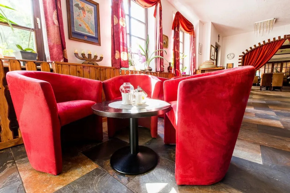 Land-gut-Hotel Zum Snger