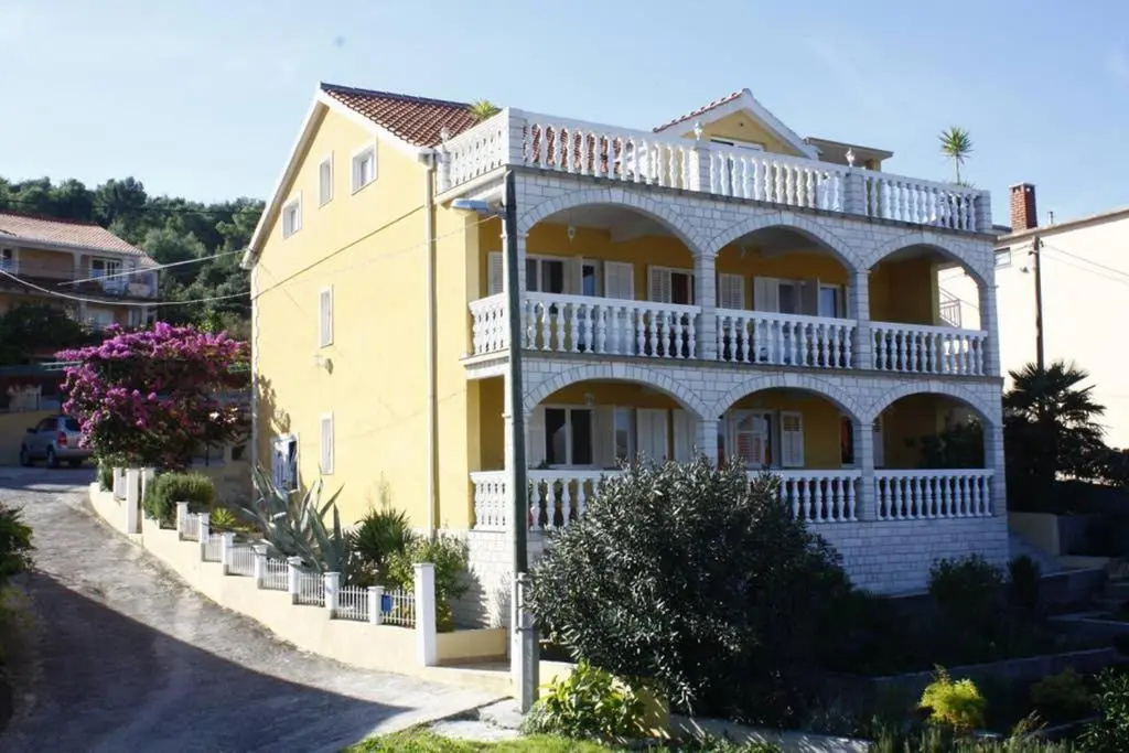 Apartmen Karmen 2