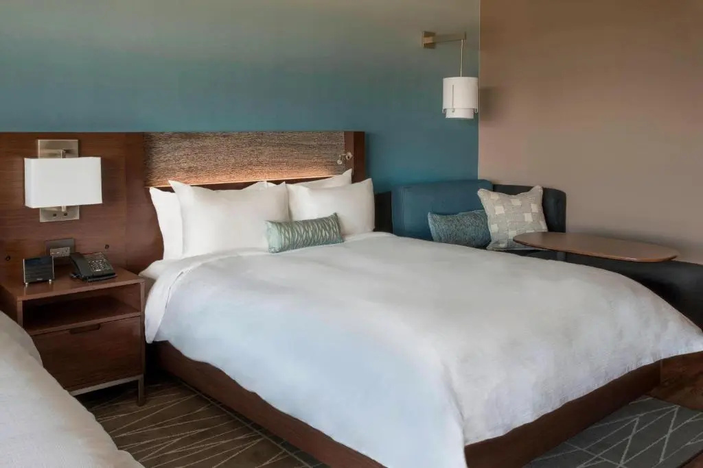 Standard Double room with partial view (full double bed)