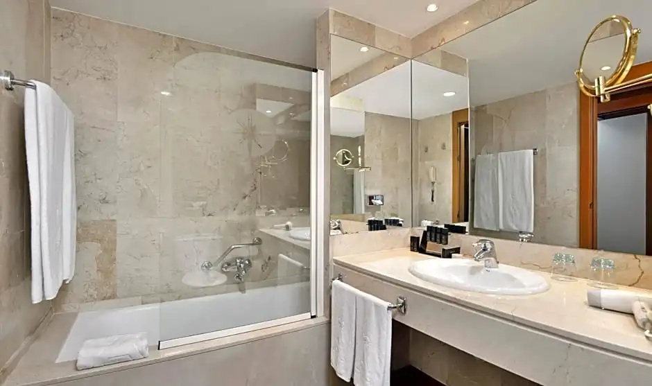 Best Western Premier CMC Girona - Chambres