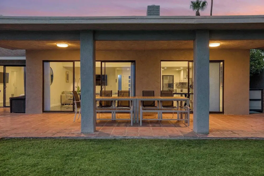 Pool, Putting Green Modern Home on the Golf Course! Quinta Blue by Avantstay