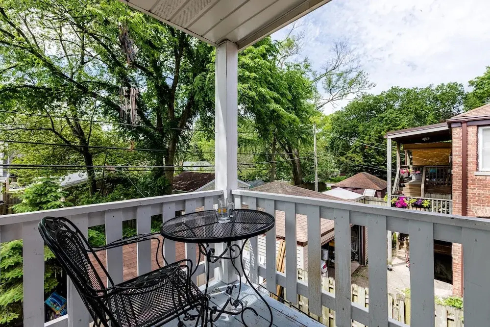 Bright and Charming 2 Bed Apartment in Evanston by AllSet Turnover - фото 10