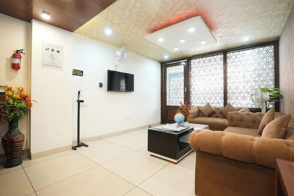 Lobby & Reception