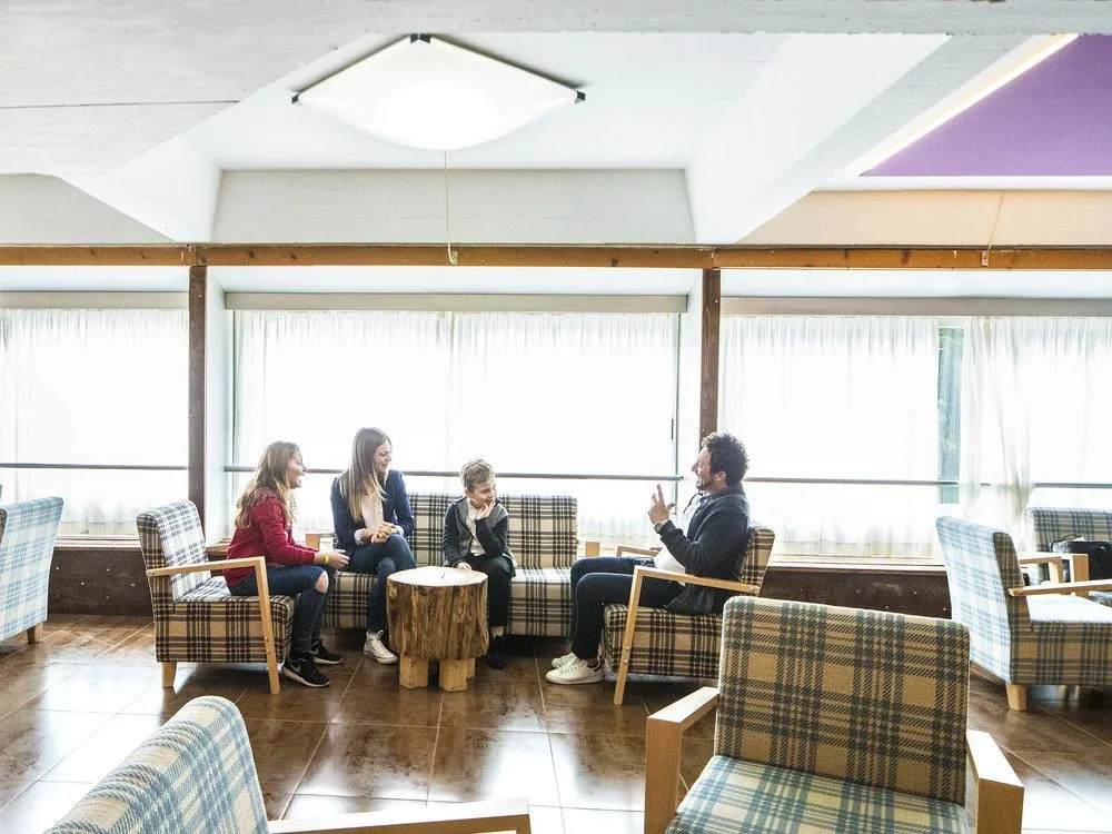 Lobby & Reception