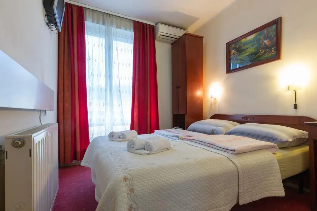 Economy room
