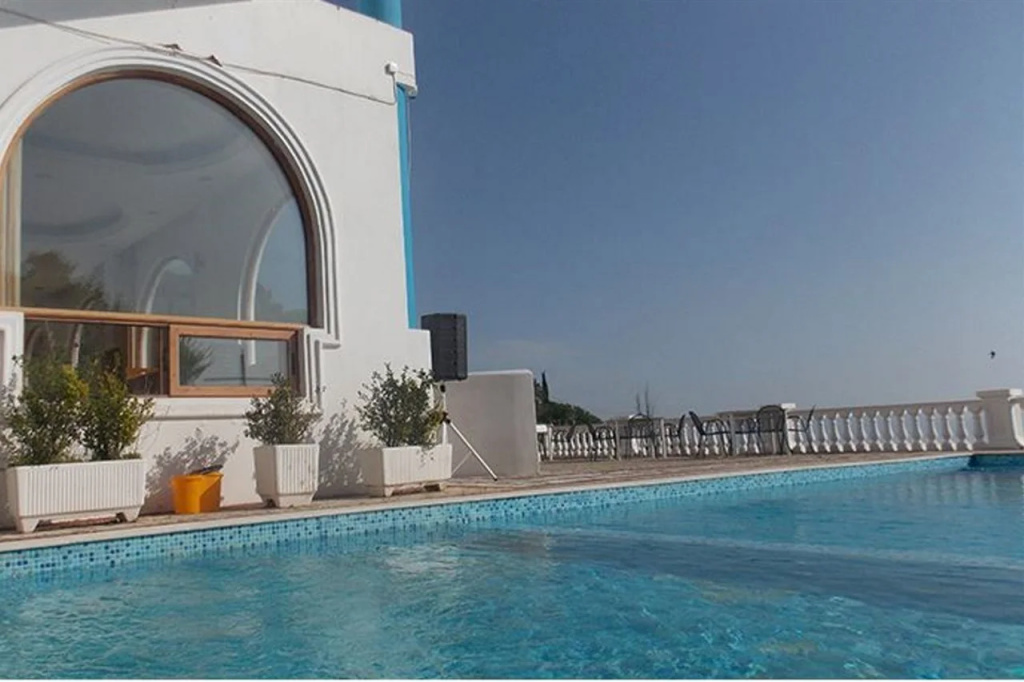 Paradise Hotel - Général