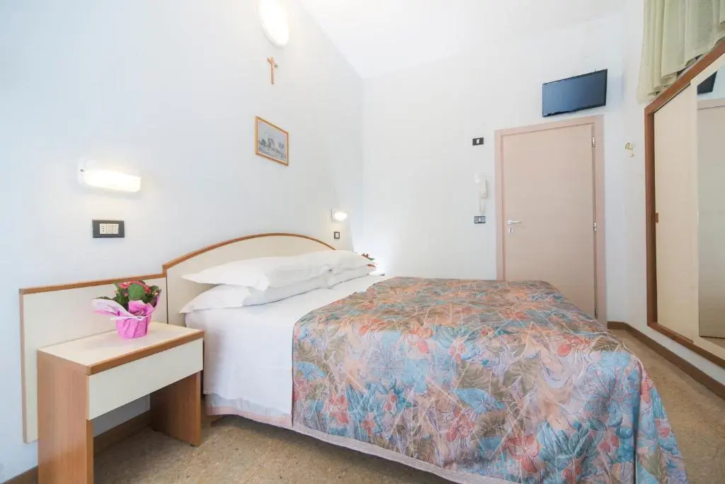 Economy room