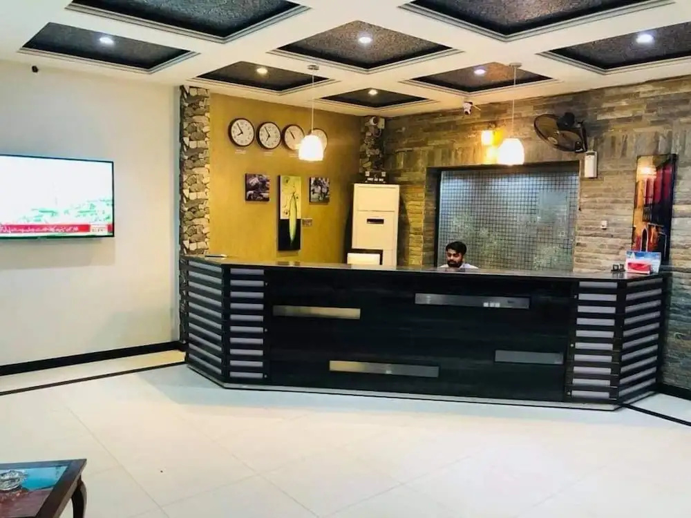Lobby & Reception