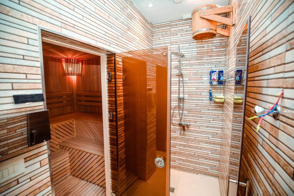 Regal Inn Badamdar