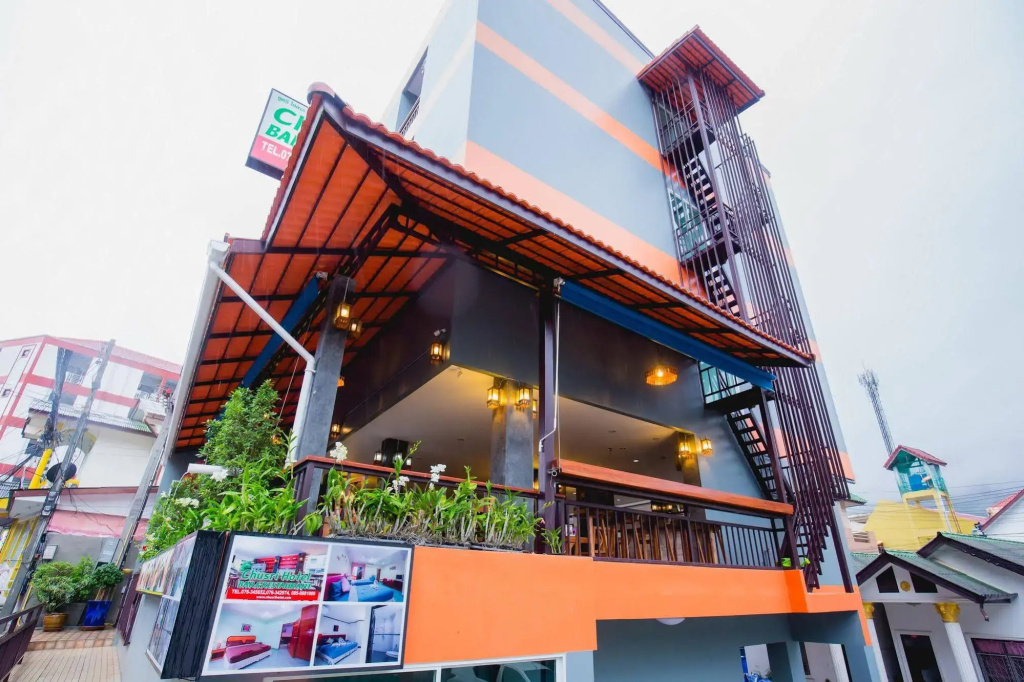 Chusri Hotel
