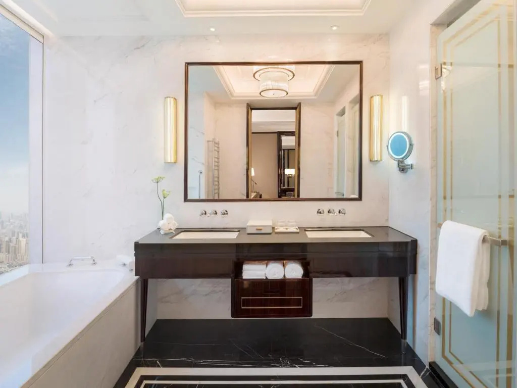 Superior Double room with city view (twin beds)