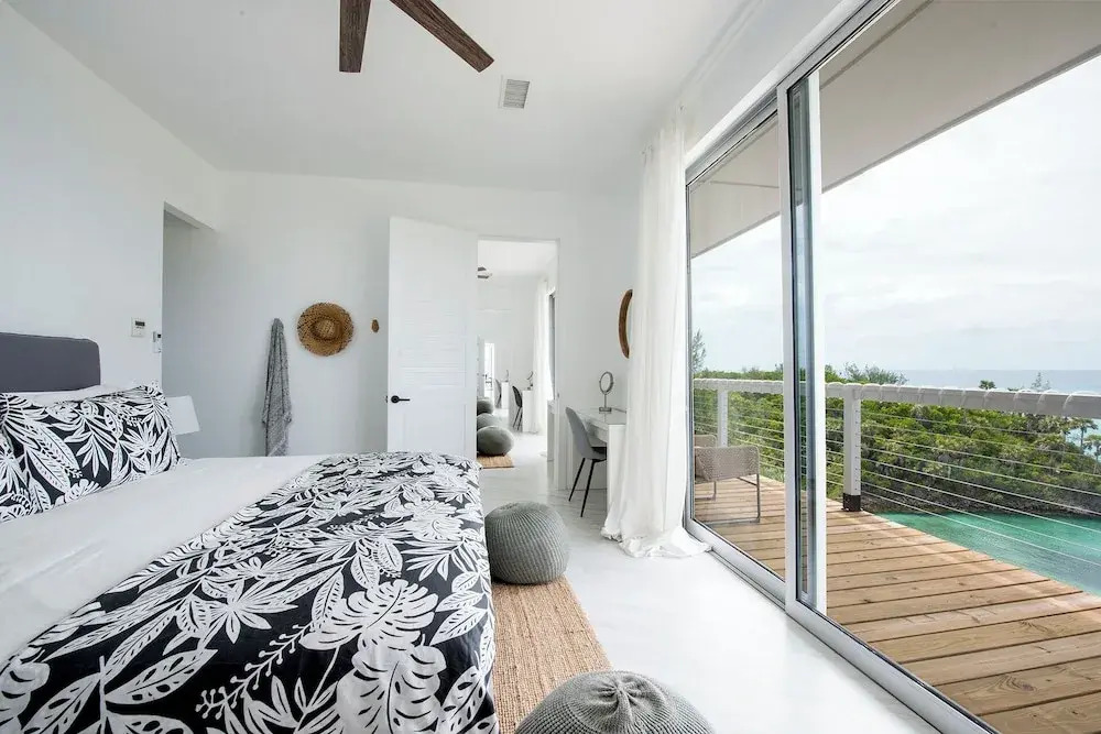 Modernized Beach House With Pool — фото 2