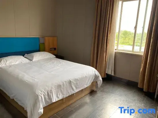 Deluxe Double room (full double bed)