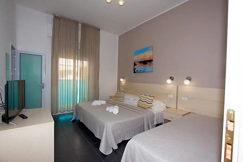 Standard Triple room