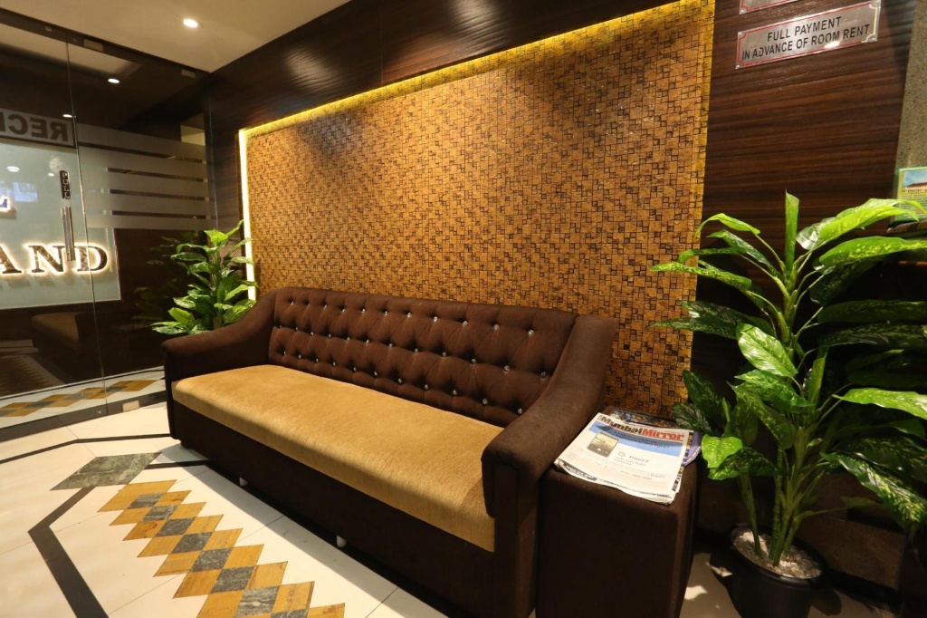 Lobby & Reception
