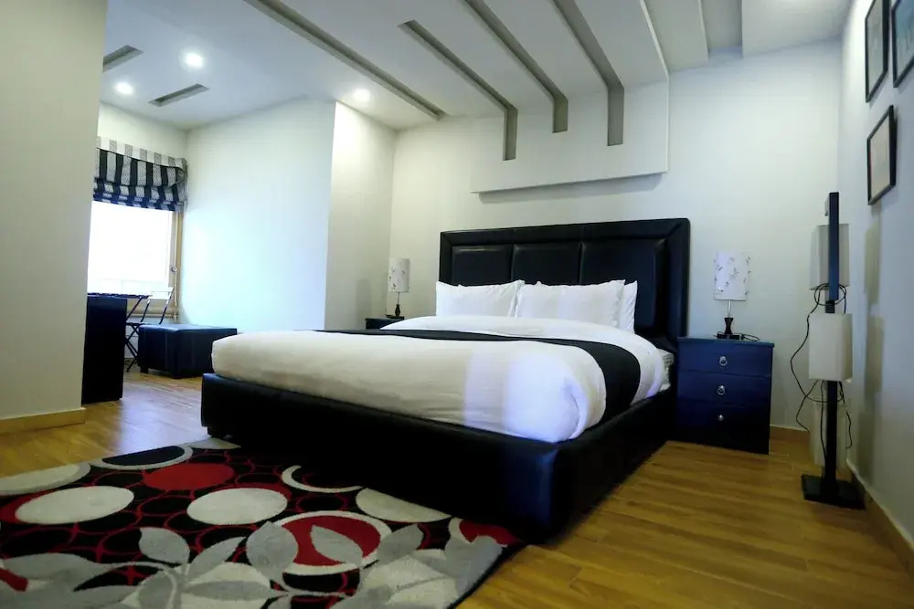 Deluxe Suite
