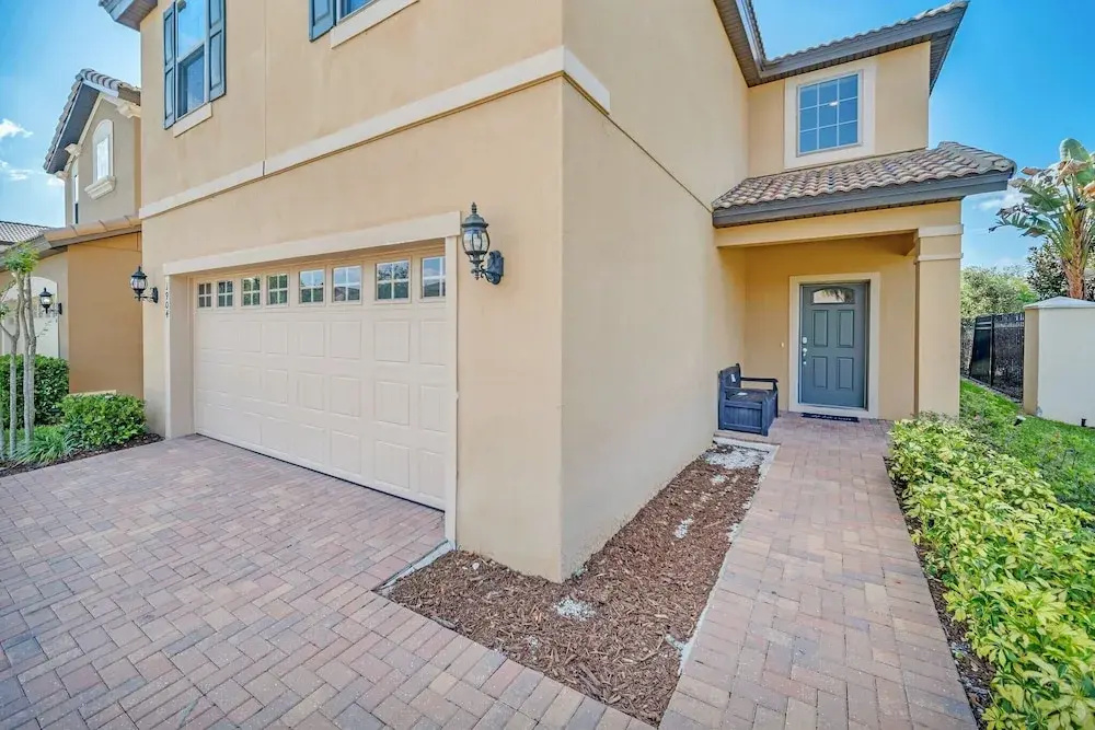 Stunning Modern Family Villa, Pool & Jacuzzi With Private View, Themed Bedrooms!