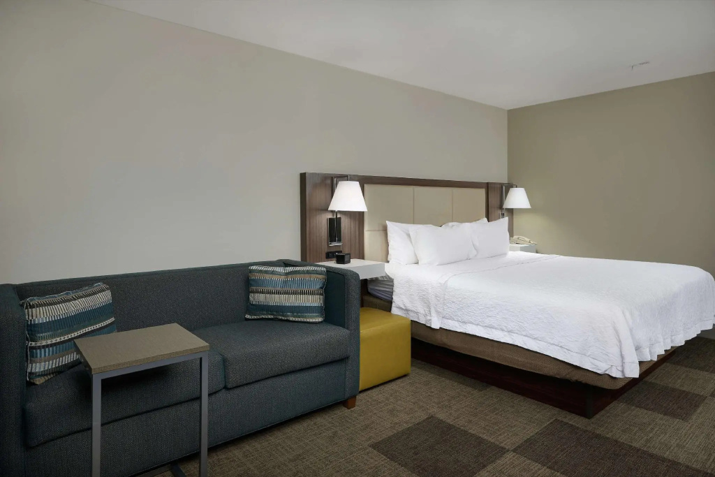 Double Studio (full double bed)