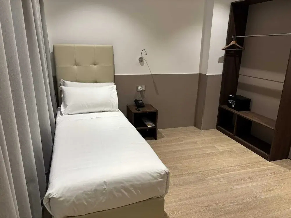 Economy room