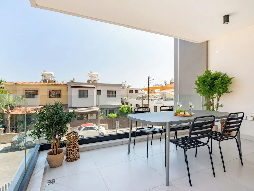 2 Bedrooms Apartment with balcony and with city view