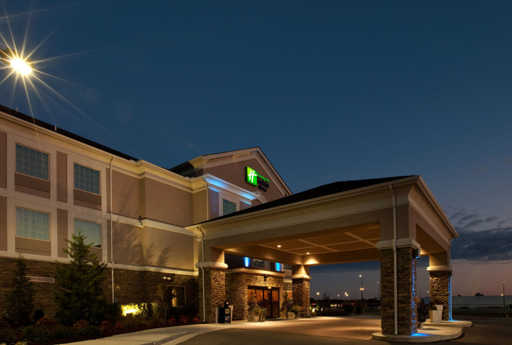 Holiday Inn Express & Suites Ada, an IHG Hotel image