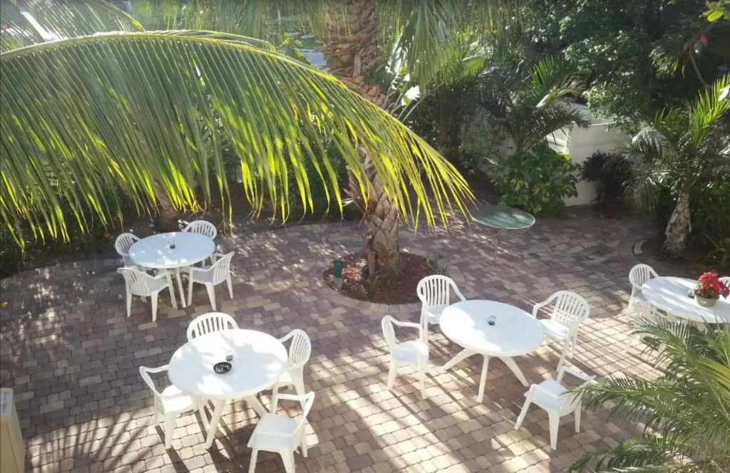 Harbor Beach Inn