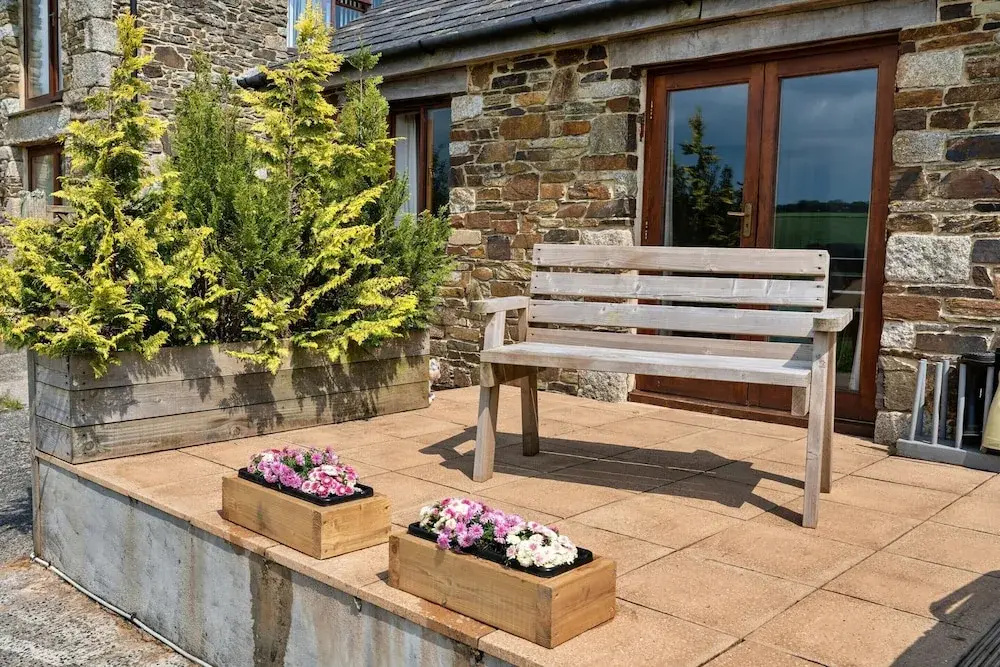 Countryside Cottage With Private hot Tub, No Deposit