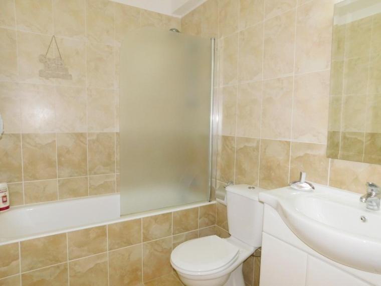 Отель Excellent 2 bed Apartment, фото 6