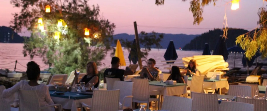 Food & Beverage
