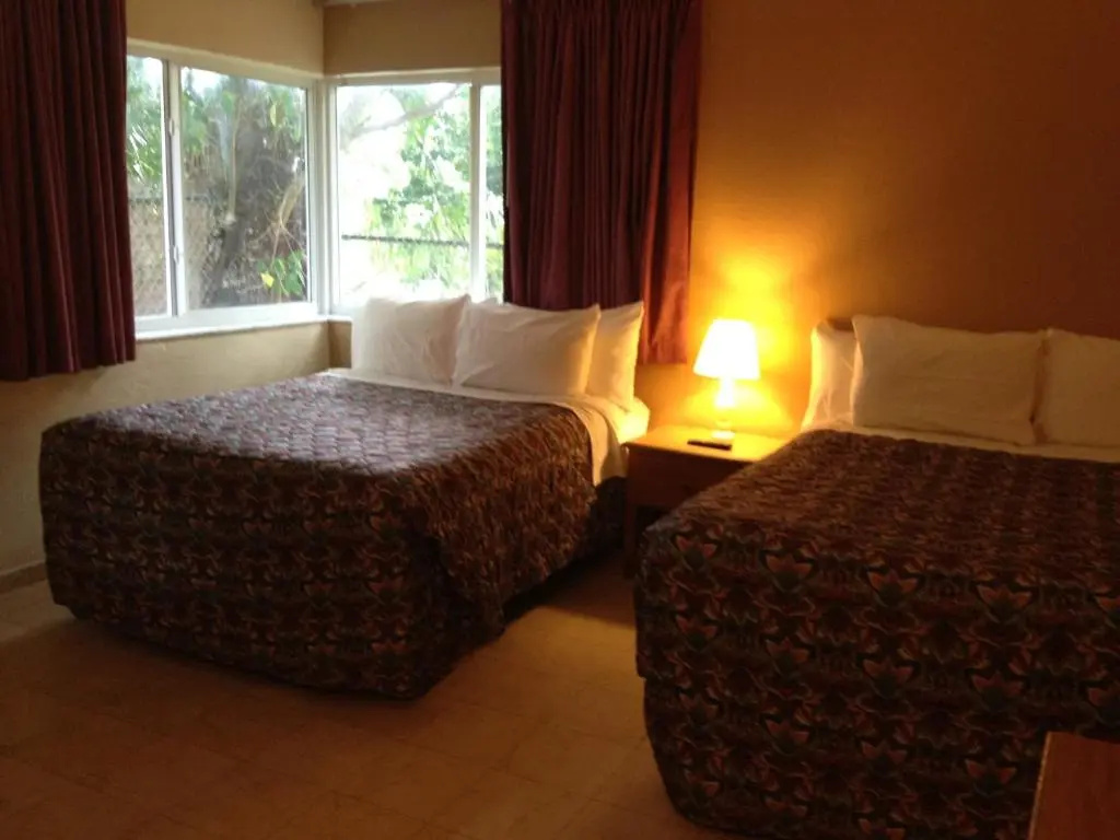 Double Suite (full double bed)