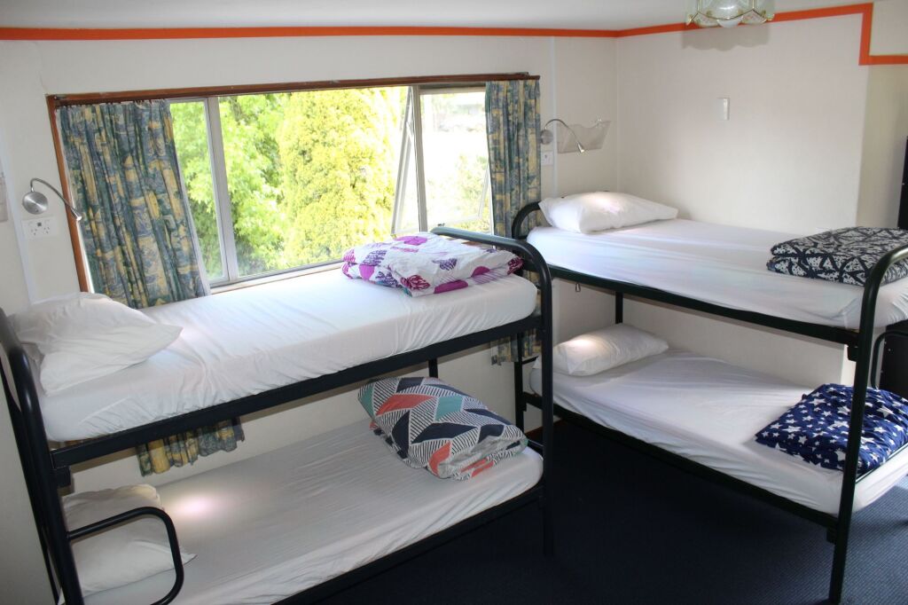 The Flaming Kiwi Backpackers - BBH by null