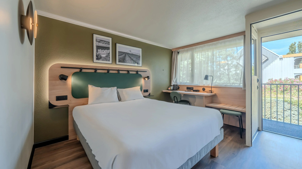 Superior Double room (full double bed)
