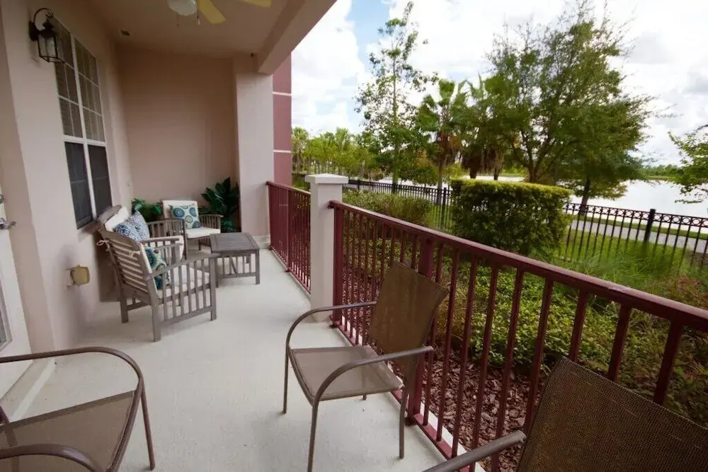 Lake View Paradise 3 Bedroom Condo by RedAwning