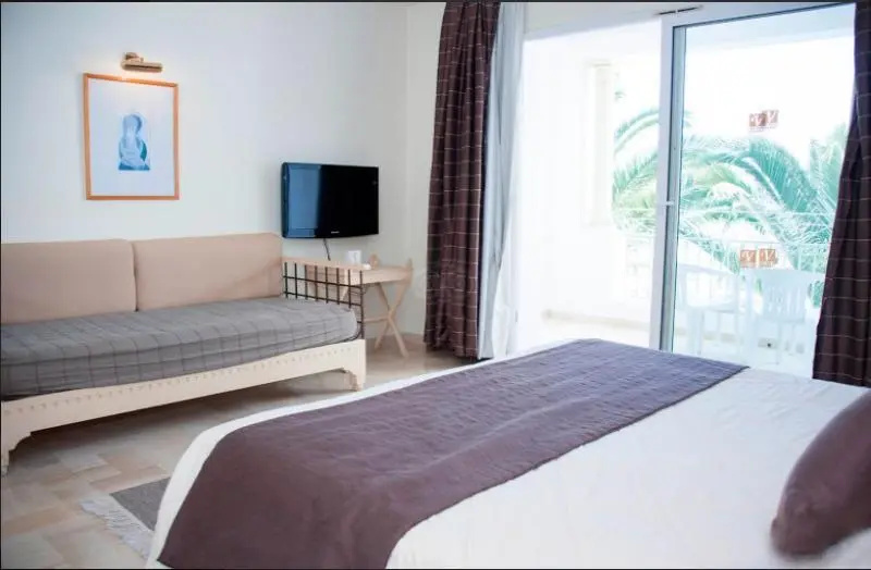 Standard Triple room with balcony