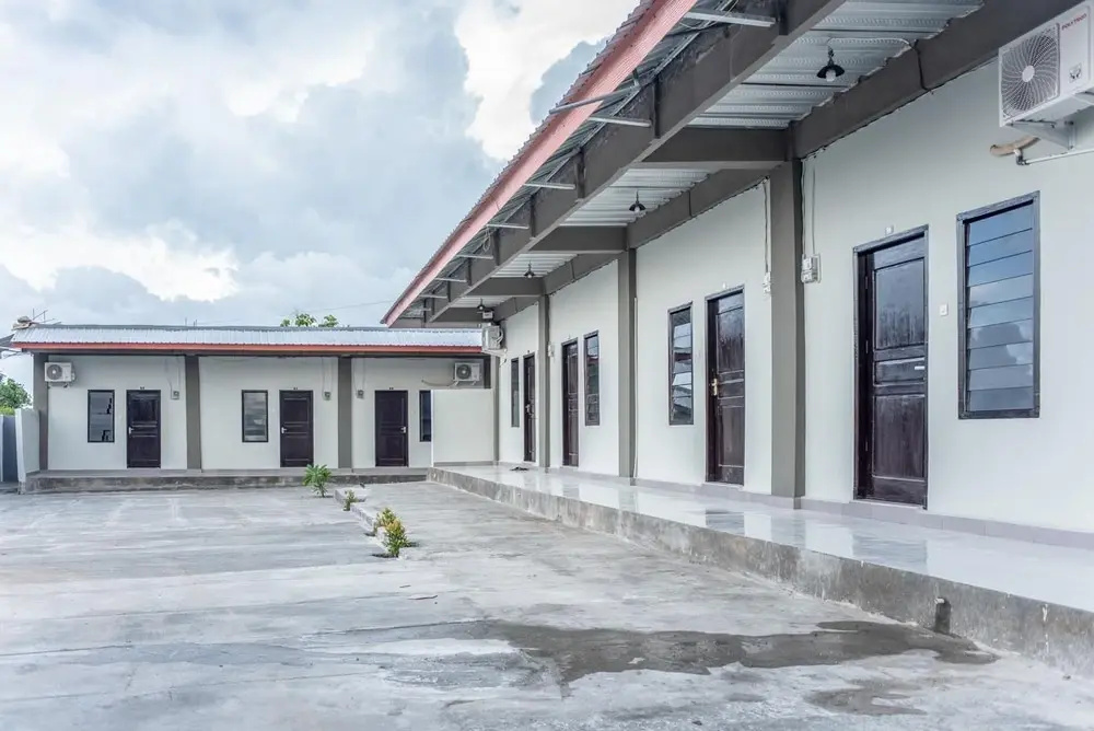 Amor Homestay near Eltari International Airport Mitra RedDoorz