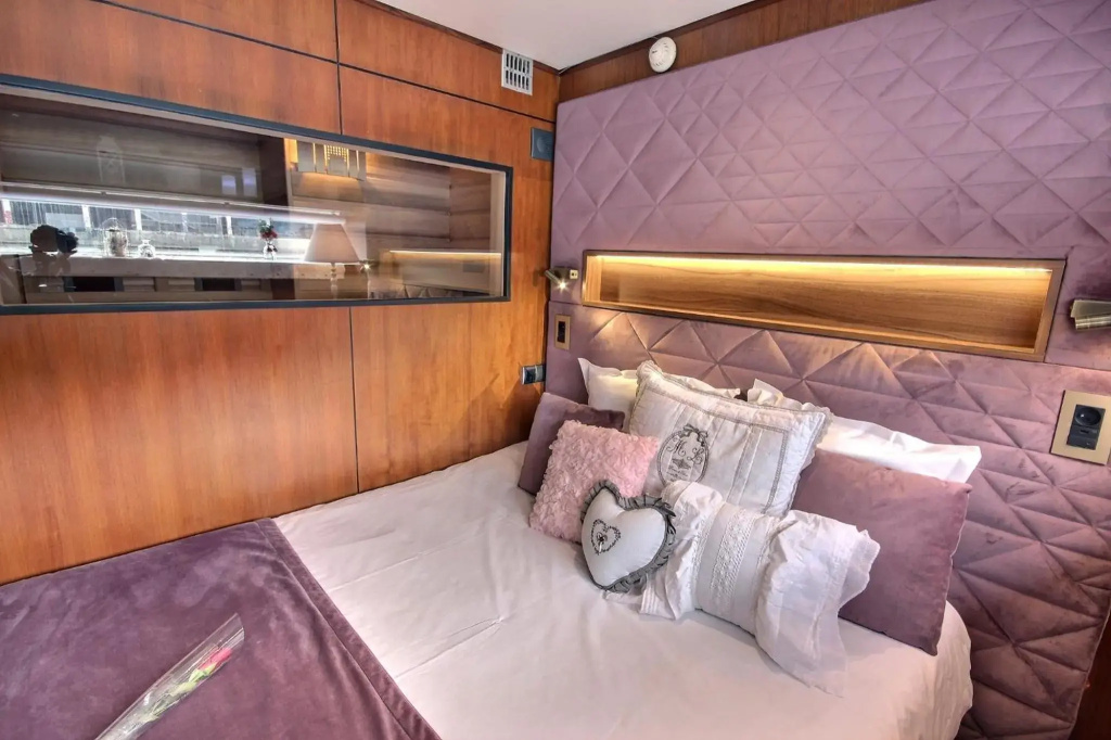 VIP Paris Yacht Hotel — фото