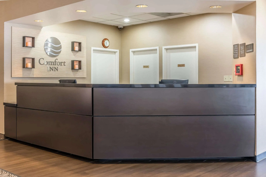 Lobby & Reception