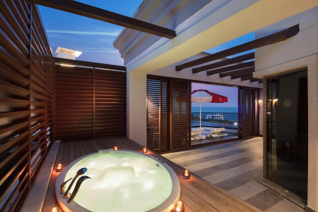 Двухместный номер Superior двуспальная кровать в Отель Selectum Luxury Resort Belek