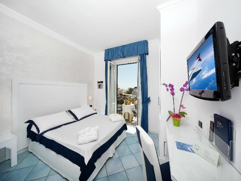 Standard Double room with sea view (full double bed)