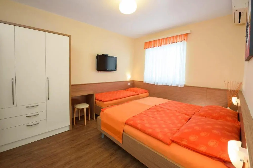 Guesthouse Opara - Chambres