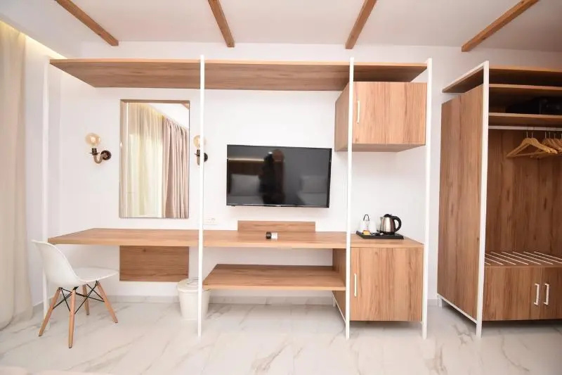 Classic Double room with balcony (full double bed)
