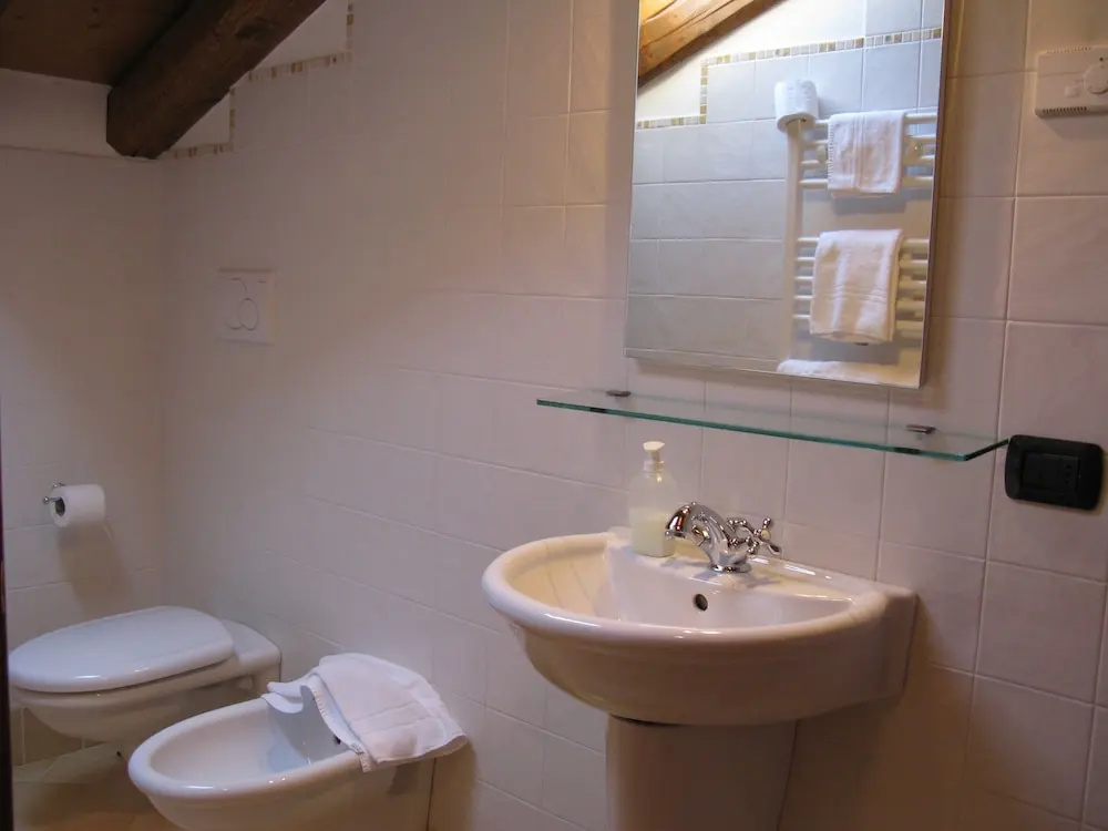 Comfort room