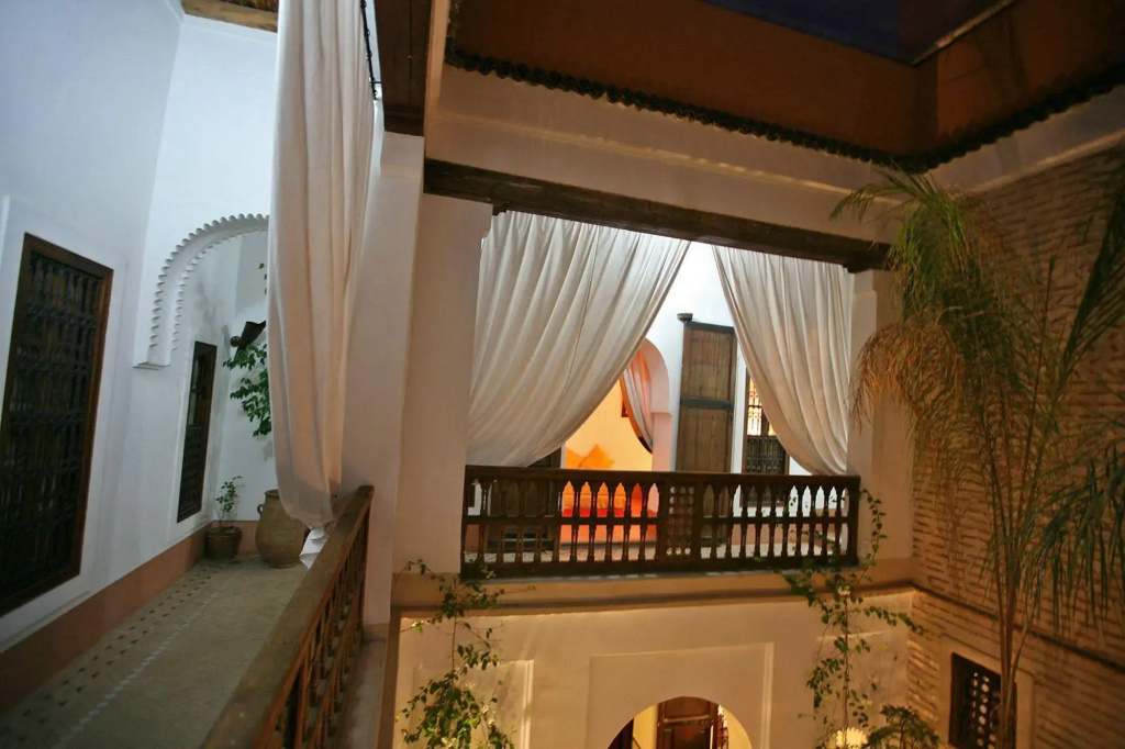 Riad El Faris - Général