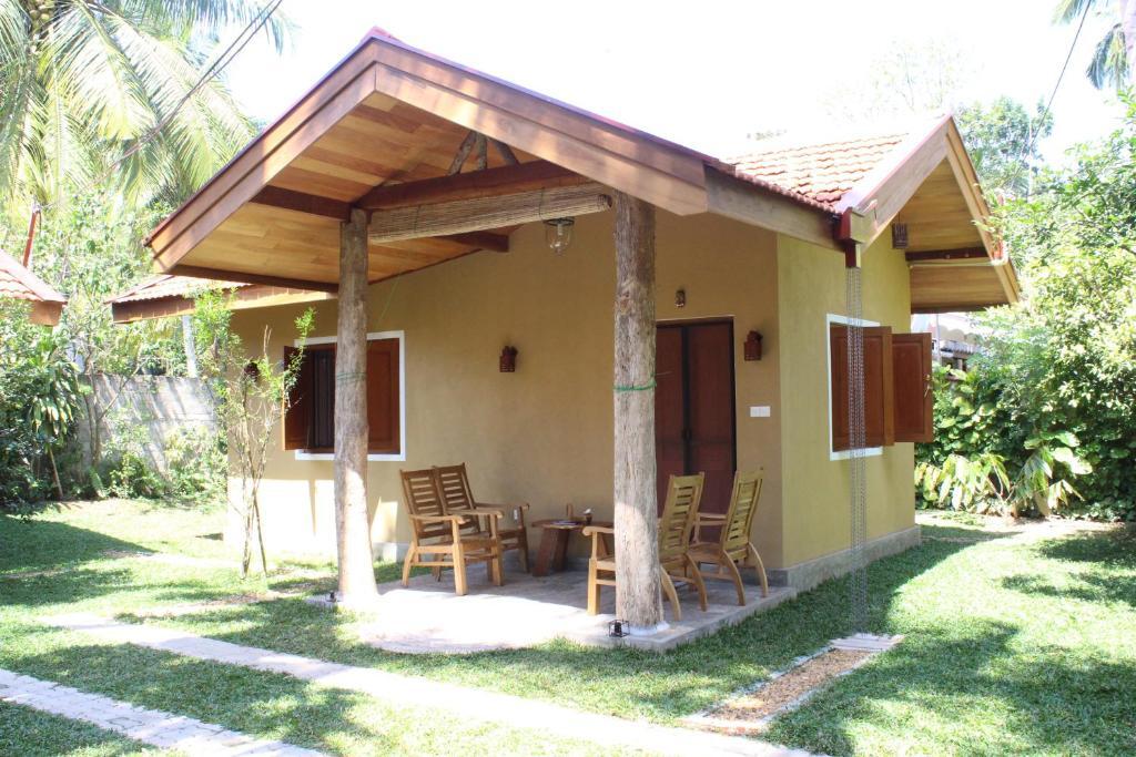 Villa Shade