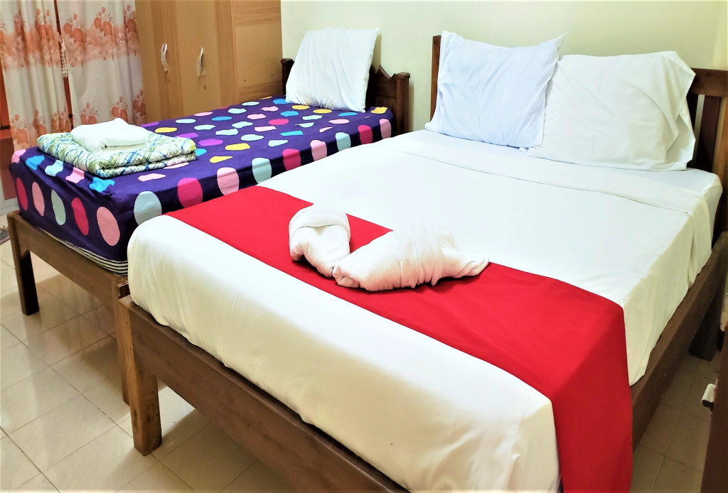 Standard Triple room