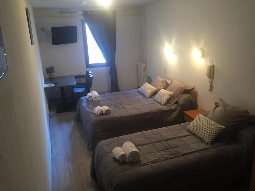 Standard Triple room