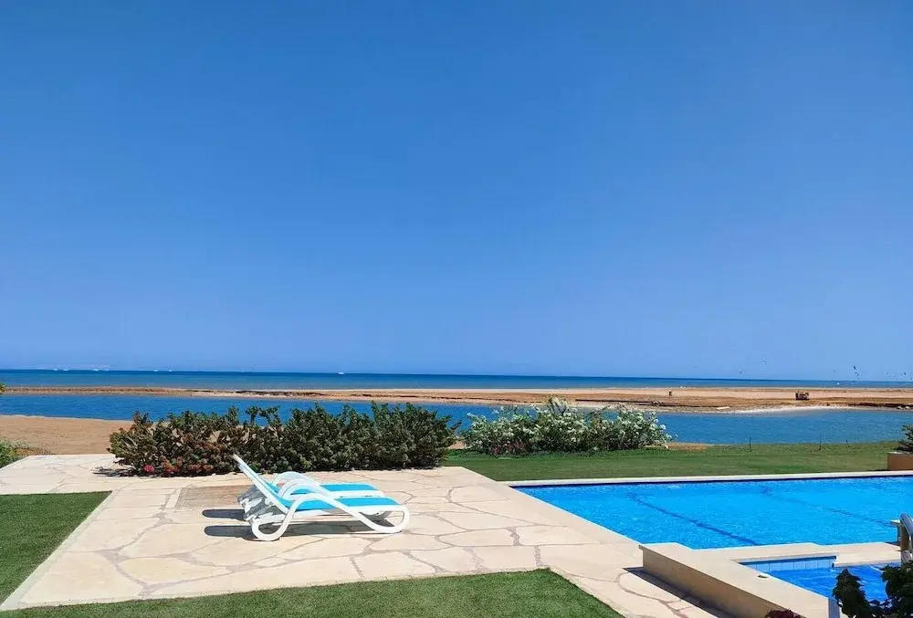 luxury half villa sea view team