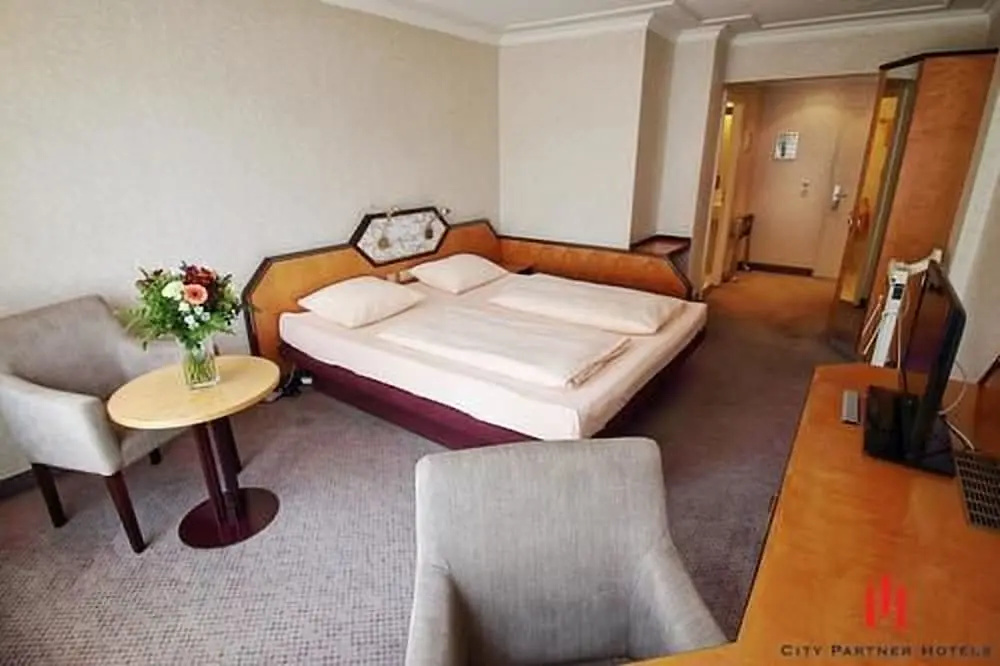 Double room (full double bed)