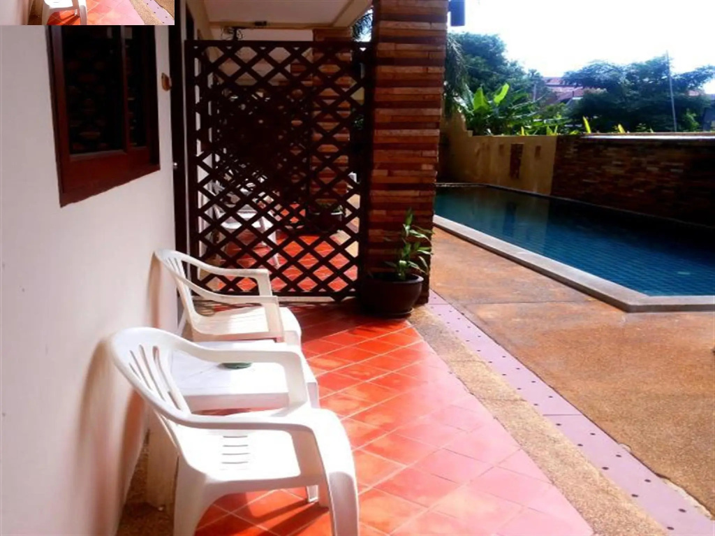 Standard room with pool view