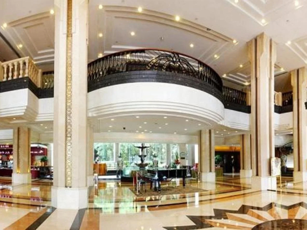 Lobby & Reception